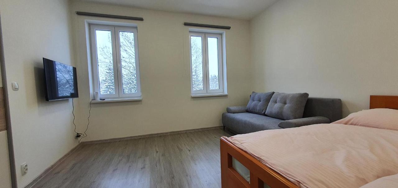 Apartment 35M2 Karlovy Vary Esterno foto